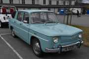 Her står det også en fin en, Renault 8 fra 1963. Nesten som ny jo