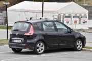Her har vi en bil vi ikke har registrert, det er en Renault Megane Scenic fra 2010