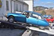 Det er en Citroen D-Super spesial fra 1973, og du skal ha tunga rett i munnen når du rygger ned her