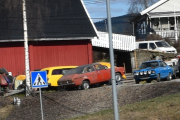 Det jeg ser med en gang er at alle er veteraner, Opel, Boble, Morris Marina og en Ford