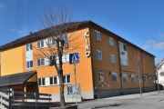 Storlinna 25 er Folkets Hus fra 1936, har hvert Arbeiderpartiets hus og huser nå kommunal kino, spisested, kulturlokale med jazzklubb mm.