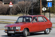 Dette er en Renault 16 TL fra 1972, så da blir den, den eldste her. Da har vi 1977, 1976, 1973 og 1972 på plassen