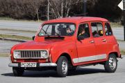 Neste som kommer er Webmaster som drifter hjemmesiden til klubben, og hvis dere ser godt etter så tar han svingen med en hånd på rattet i sin Renault 4 GTL fra 1983