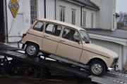 Det er en Renault 4 GTL som er produsert i Portugal, jeg trodde at Renault var fransk jeg...