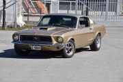 Men det kommer en til, det er en Ford Mustang fra 1968. Legger du til typebetegnelsen Fastback, så husker du kanskje filmen Bullitt med Steve McQueen