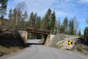 Hadelandsvegen ved Stryken er den gamle veien før Riksvei 4 kom og du kan følge den helt opp til grensen til Innlandet ved Heggen