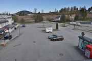 Historisk bilde, vi er alene på plassen hvis du ser bort fra lagersjefens Mitsubishi som skal selges. Her var Andfossen Bruk til 1934, da flyttet dem til Oslo. Så hadde Tingelstad Almenning produksjon her, og et senter dukket opp i 2012