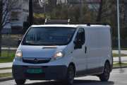 Hvorfor jeg tar bilde av en Opel Vivaro 2900 fra 2010 er fordi det sitter to Renault medlemmer der. Og så ligner den veldig på en Renault Trafic andre generasjon, kanskje det sitter en Renault motor der?