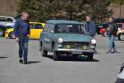 Her kommer det også en franskmann, det er en Peugeot 404 fra 1964