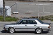 BMW kjenner jeg igjen, men bare hvis dem er gamle. Dette er en BMW 520L fra 1986