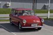 Når en Renault eier ikke får start på gamla, så må han ty til reserveløsninger. Dem har ofte flere biler. Så her ser vi reserveløsningen, det er en Volkswagen Variant 1500 fra 1964