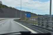 Men Lunner kommune ligger i Akershus fylke, det er jo ikke så lenge siden det het Viken fylke. Jeg lurer på om dem tok vare på de gamle skiltene